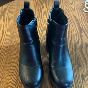 Black boots with side zipper